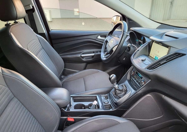 Ford Kuga cena 49900 przebieg: 238000, rok produkcji 2016 z Nieszawa małe 352